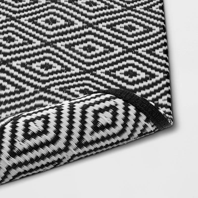 Reversible Diamond Indoor/Outdoor Rug - Room Essentials™ - Image 2